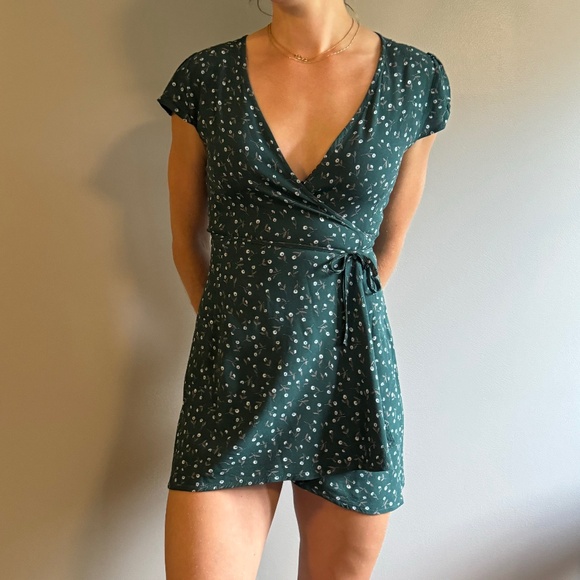 Brandy Melville Flower Wrap Dress - Picture 3 of 7